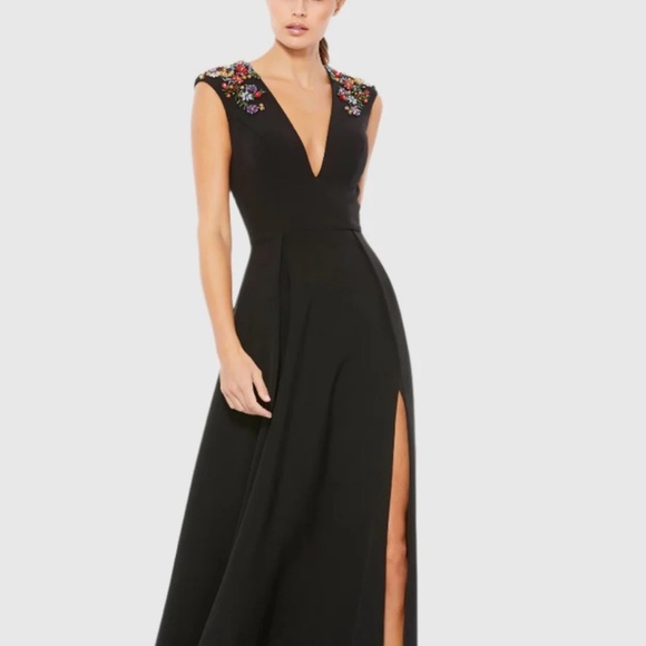 NWT | Mac Duggal 2654 Black Beaded Cap Sleeve V Neck A Line Gown Size 8 - Picture 3 of 12